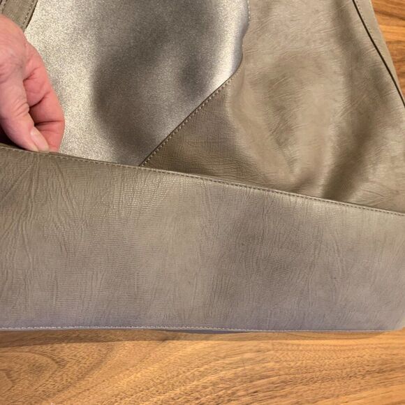 Purse, hobo, shoulder bag, slouch, tote, EUC, taupe colour, oversized, vegan - Picture 9 of 16